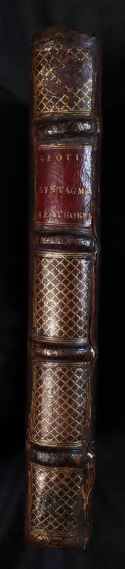 Grotius: Spine
