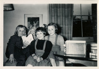 Photograph of BR with Anne, Sarah, and Lucy